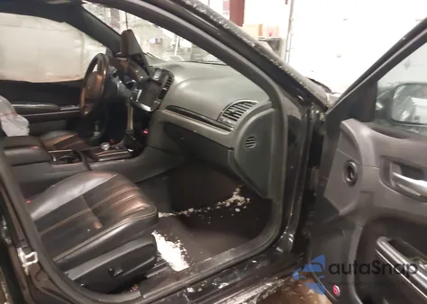 2017 Chrysler 300 300S Alloy Edition z USA, uszkodzony, nr VIN 2C3CCABG4HH668772